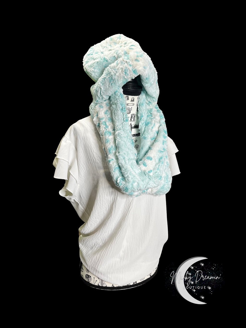 Saltwater Wild Lynx Beanie Cap & Infinity Scarf Set